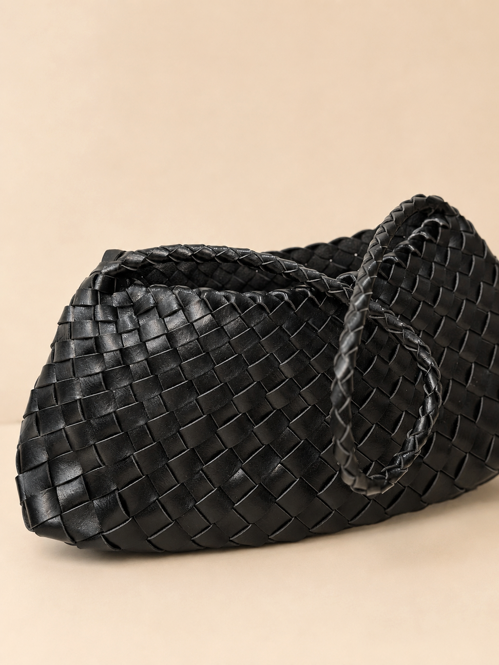 Essential Shoulder Black